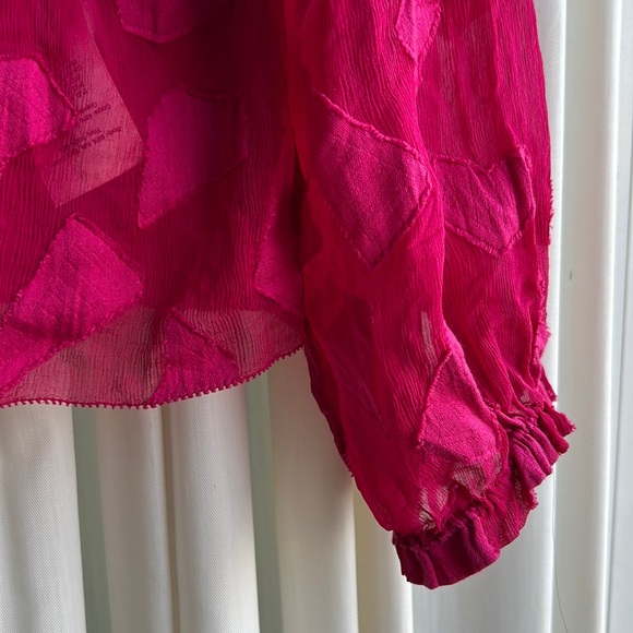 Le Fou by Wilfred - size medium - fuchsia pink statement blouse - Picture 5 of 9